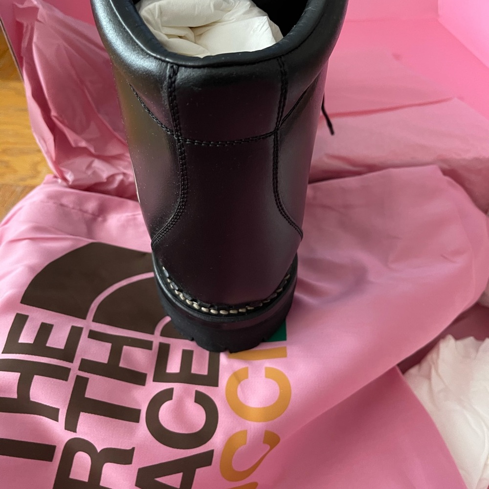 This pair of ankle boots is part of The North Face x Gucci collection, - Picture 8 of 9